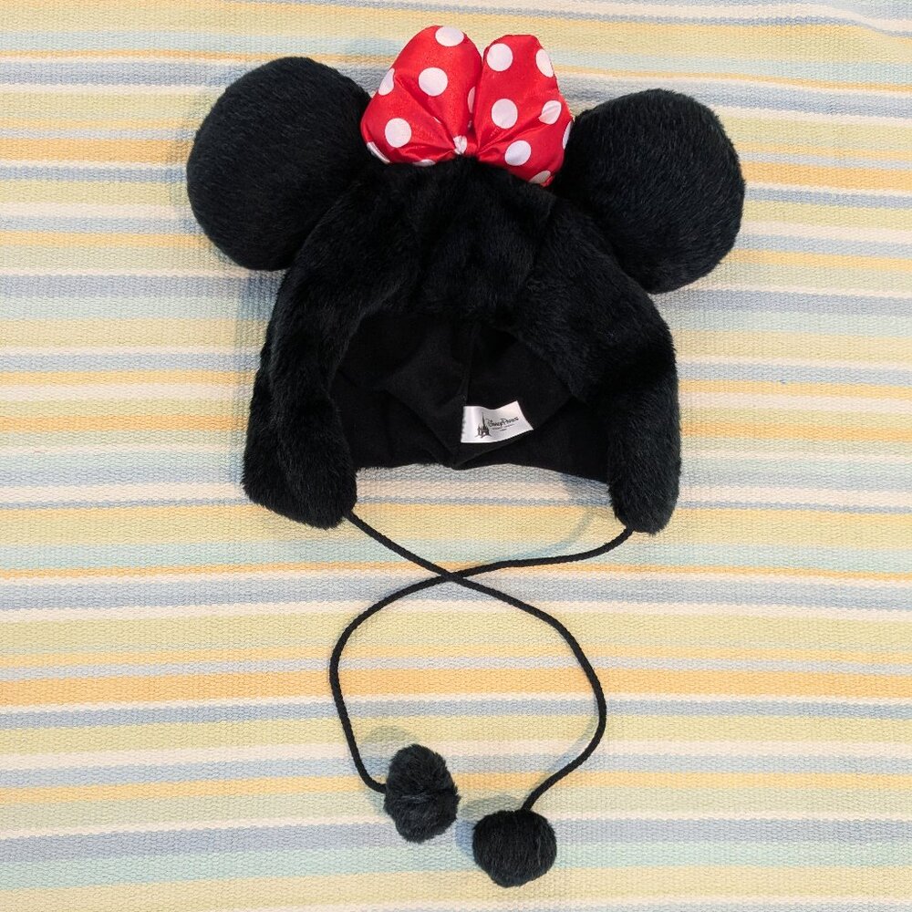 ⭐ Disney Parks Minnie Mouse Fuzzy winter pom pom hat (Adult)